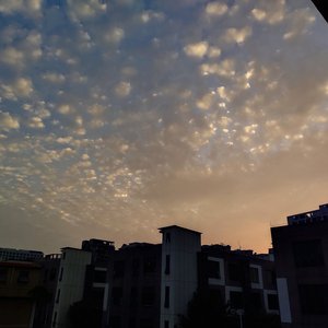 殴美在线一区二区
